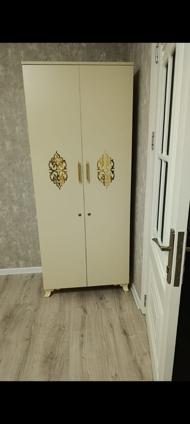 Шкаф в прихожей
