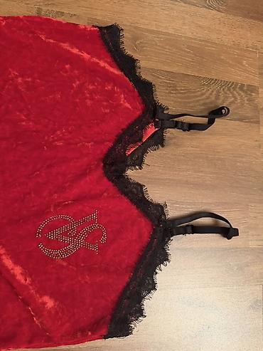 donlar per page 40: Ölçü -M/L. Qırmızı məxmər ev geyimi/pijama dəsti. Dəst 2 hissədən — 4