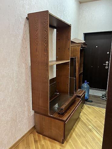 bedroom: 1984-cü içə aid möhkəm taxtadan ibarət qonaq otağı mebeli və jurnal — 1