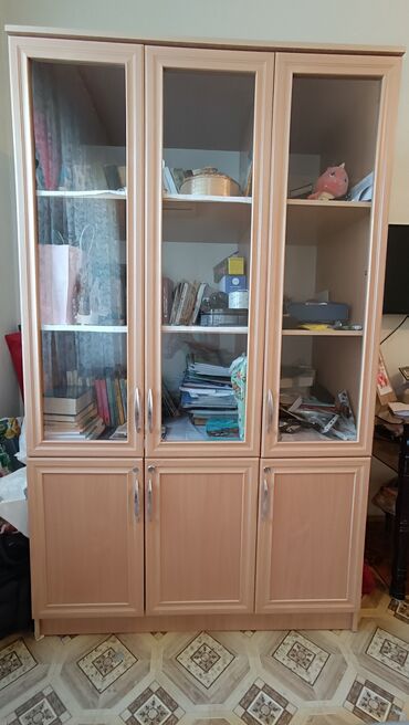 мебель в сокулуке: Продаю книжный шкаф в отличном состоянии, размеры: высота 2м, ширина