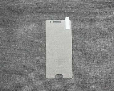 карамельное стекло: Защитное стекло на Huawei Honor 9, размер 6,3 см х 13,9 см