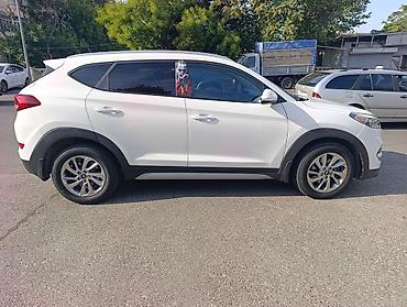 Hyundai: Hyundai Tucson: 1.6 l | Krossover — 3