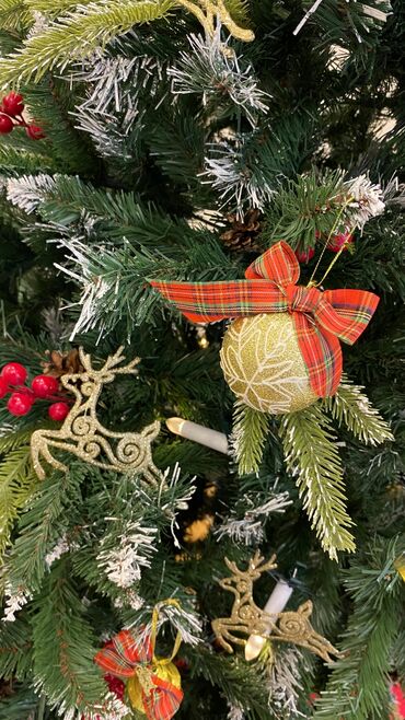 Yeni il ağacları: Tam bəzədilmiş süni Yeni il şam ağacı seti - Realistik sıx budaqlar — 9