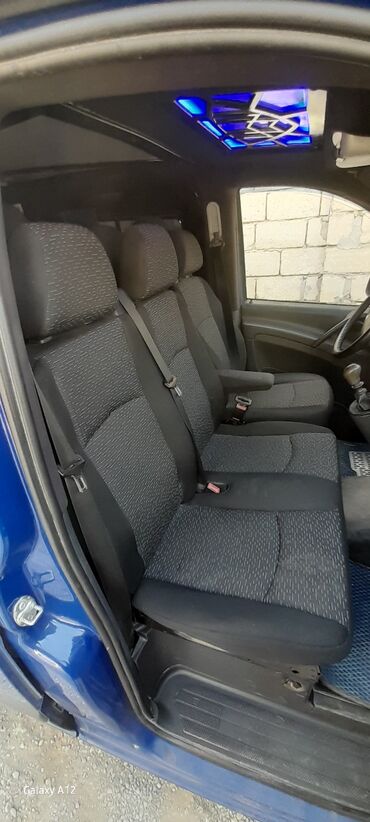 Mercedes-Benz: Mercedes-Benz Vito: 2.2 l | 2010 il Van/Minivan — 3