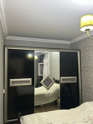 Çarpayılar: Dolab 130 Azn satilir Yaxsi veziyyeydedir Unvan Sumqayit Narmin