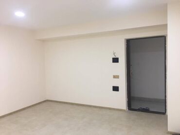 Digər kommersiya daşınmaz əmlakı: Nərimanov metrosuna 10 mertebeli binanın 2-ci mərtəbəsində yerləşən — 6