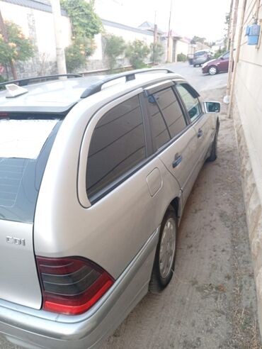 Mercedes-Benz: Mercedes-Benz 220: 2.2 l | 2000 il Universal — 3