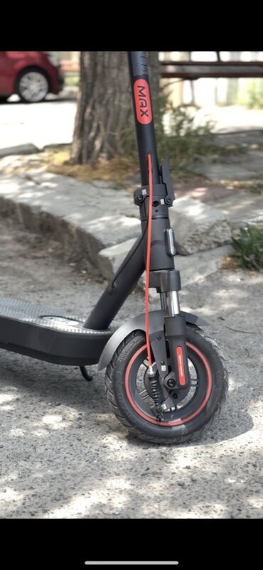 Samokatlar: Tam dolu vəzyətdə satılır.Qiymətə görə narahat etməyin!. xiaomi