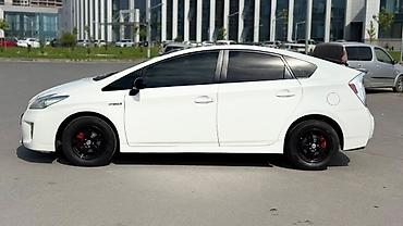 Toyota Prius: 2015 г., 1.8 л, Вариатор, Гибрид, Лифтбек — 2
