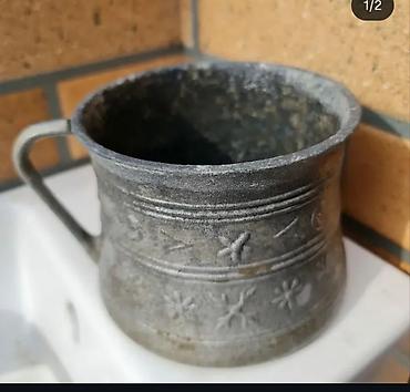 gumuş pullar: Qədim üslubda metal qab (krujka tipli) - Material: tökmə metal — 2