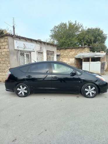 Toyota: Salam ideal prius axtaran müştərilər. 188000 mil orjinal probeq — 2