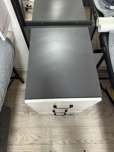 шкаф книжный цена в бишкеке: 3500сом состояние отличная!
