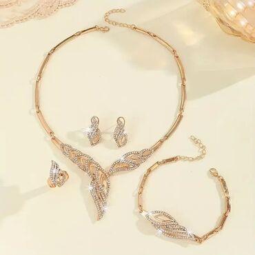 Setovi nakita: 2200 — 21