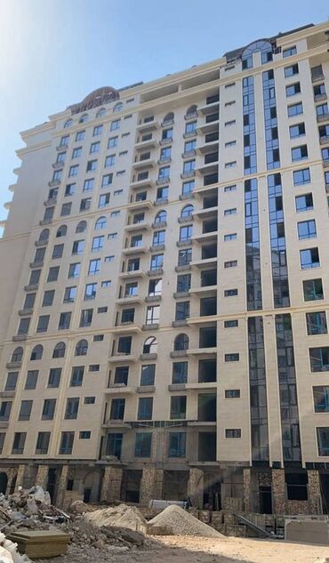 квартиры в районе пишпек: 1 бөлмө, 63 кв. м, Элитка, 3 кабат, ПСО (өзү оңдоп түзөтүп бүтүү үчүн)