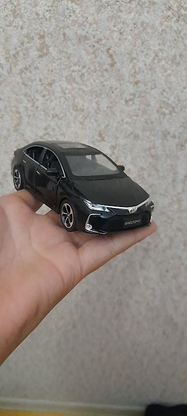2015 corolla: 1:32 Ölçü Təzə səsli işıqlı Toyota Corolla Modeli Problemi yoxdur — 1
