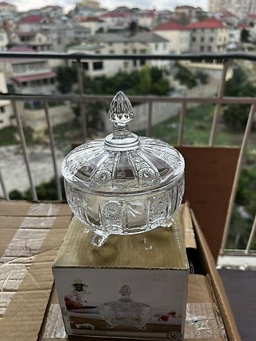 Şüşə/qədər konfet qabı – qapaqlı, ayaqlı model - Material: şəffaf