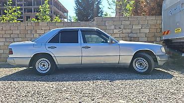 Mercedes-Benz: Mercedes-Benz E 220: 2.2 l | Sedan — 1