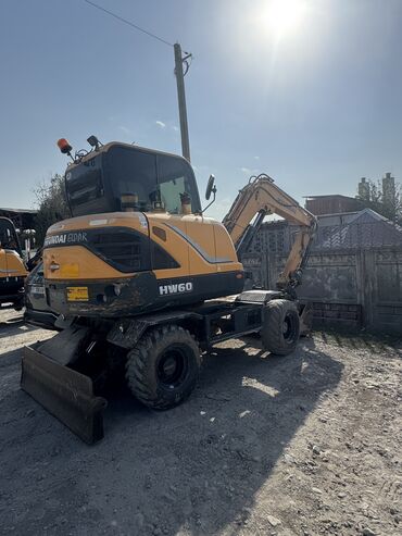 срочно продаю экскаватор: Экскаватор, Hyundai, 2018 г., Дөңгөлөктүү