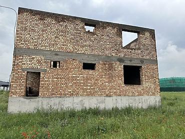 недостроенный дом: Продаётся недостроенный двухэтажный кирпичный дом на участке — 5