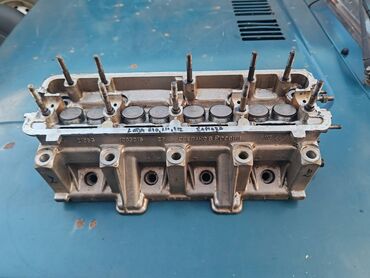 Auto delovi: Glava motor Lada Samara, Kalina 8 ventila br.2. Polovno, ocuvano — 2