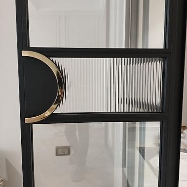 Arakəsmə qapılar: Şüşəli metal qapı sistemi – interyer arakəsməsi Məhsulun təsviri: - — 6