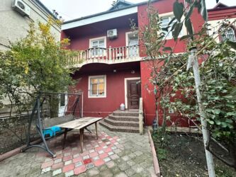 balmain canta: Qaraçuxur qəs. 5 otaqlı, 130 kv. m, Kredit var, Orta təmir