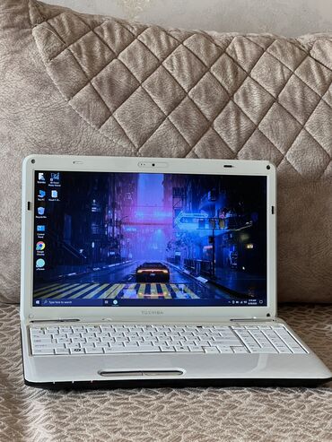 operativ yaddaş: İşlənmiş Toshiba, 15 ", Intel Core i3, 1 TB, Ünvandan götürmə