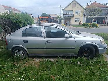 user car: Opel Astra 2009 godina 1,7-dizeloko 190000 km,registrovan, motor — 1
