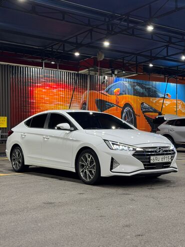 срочно продать машину: Hyundai Avante: 2019 г., 1.6 л, Вариатор, Бензин, Кроссовер