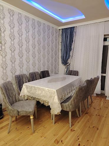 güzgülü masa: İsifadə olunmayıb Qonağ otağı dəsdi – uzadıla bilən masa + 8 ədəd — 1