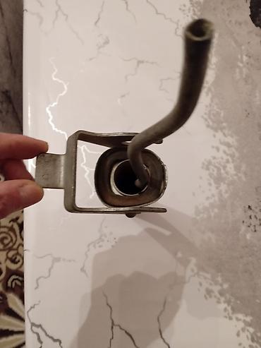 çen: Köhnə tip benzin və ya yağ bidonları üçün metal tıxac–kran başlığı — 2