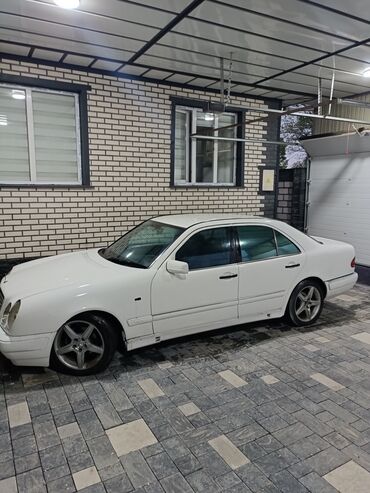 Mercedes-Benz: Mercedes-Benz E-Class: 1996 г., 2.3 л, Механика, Газ, Седан