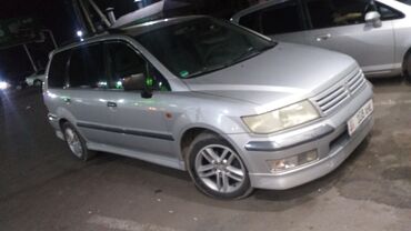 срочно продаю машину бишкек: Mitsubishi Space Wagon: 2000 г., 2.4 л, Автомат, Бензин, Минивэн