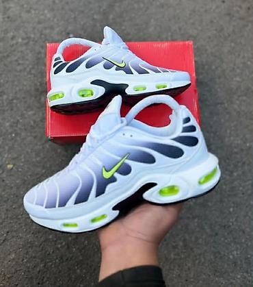 Patike: Tn Nike 
36-41
41-46
3700 din — 4