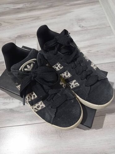 Кроссовки и спортивная обувь: Кроссовки, 36, Adidas, Б/у, Самовывоз, Платная доставка at lalafo.kg Кроссовки и спортивная обувь: Кроссовки, 36, Adidas, Б/у, Самовывоз, Платная доставка