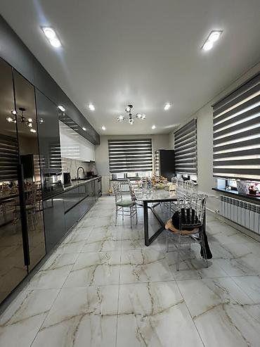 Продажа коттеджей и домов: Просторный дом с современным интерьером и качественной отделкой. - — 11