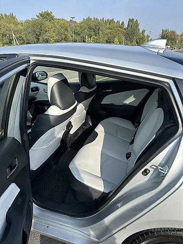 Toyota: Toyota Prius: 2018 г., Гибрид, Лифтбек — 5