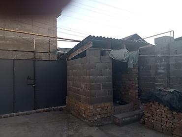 Продажа коттеджей и домов: Срочно поодаётся дом Г. Манас 3 комнат Имеется газ вода центр — 5