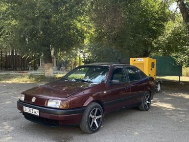 Volkswagen: Volkswagen Passat: 1991 г., 1.8 л, Механика, Бензин, Седан