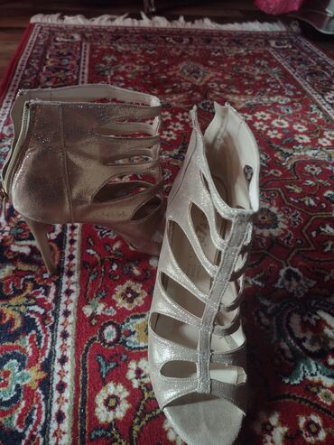 zara zlatne sandale: Sandals, Perla, 37