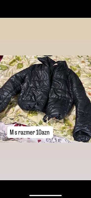 Üst geyimi: Satılır: qadın üstdən geyimlər (bir neçə model) 1) Yaşıl qısa şişmə — 3