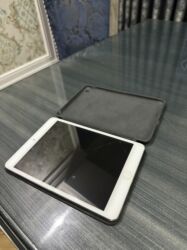 Kompüter ehtiyyat hissələri: Planşet yaxşı vəziyyətdədi.Sadəcə ekranında cızıqlar var bundan başqa