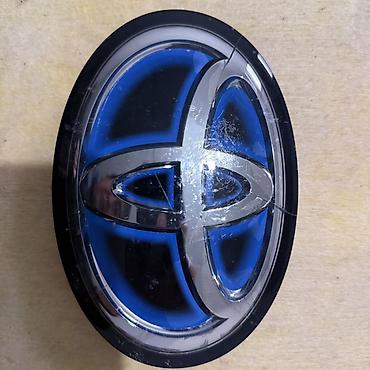 синий лампа: Эмблема (логотип) Toyota Hybrid синяя, Rav 4 1
Имеется трещины !!! — 1