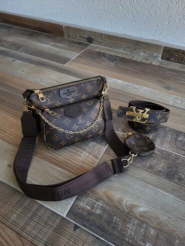 Torbe: Cena torbi 2600
cena novcanika 2200
cena kaisa 2200
Porez — 4