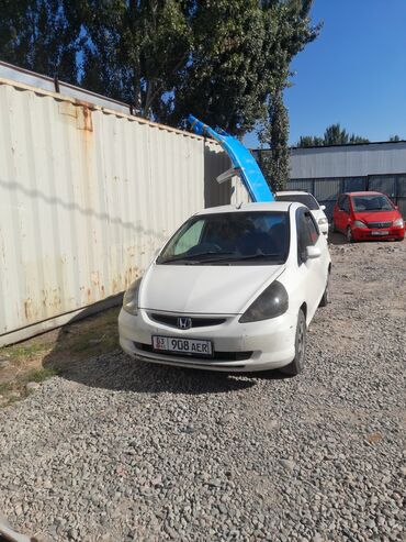 миксер в аренду: Honda Fit: 2004 г., 1.3 л, Вариатор, Бензин, Седан