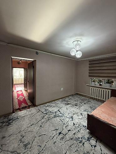 Продажа квартир: 5 и более комнат, 70 м², 1 этаж — 8