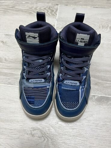 кроссовки беговые: Детские кроссовки Li-Ning, высокие Размер 35 (22см) - Цвет
