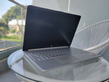 Acer: AMD FX, 8 GB OZU, 15.6 " — 9