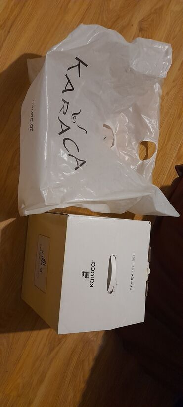 Tort və şiriniyyat qabları: Tort və şiriniyyat qabı, rəng - Sarı, Şüşə, Türkiyə — 2