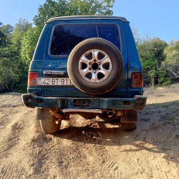 Hyundai: Hyundai Galloper Exceed 5 qapılı ofroud SUV - Kuzov: uzun baza, 5 — 6